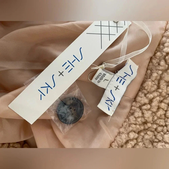 She And Sky Oversized Teddy Coat. Size Medium New with tag .Cozy and comfortable - Picture 9 of 11